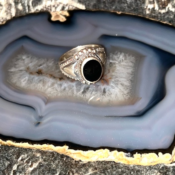Anthropologie Jewelry - Sterling Silver Onyx 925 Size 7 ring